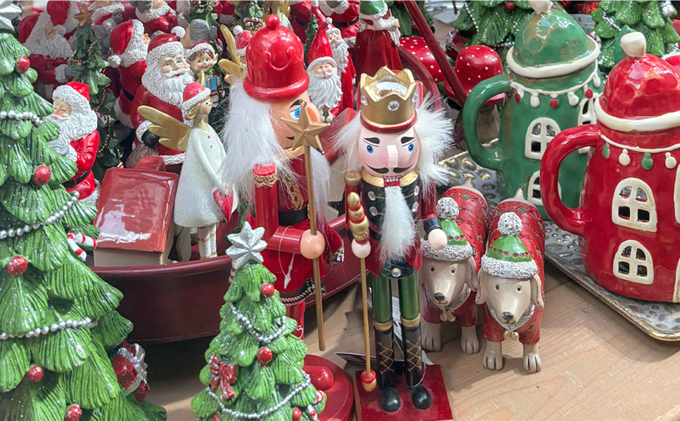 LICHTERKETTEN, BAUMSCHMUCK UND MEHR - ADVENTS- UND WEIHNACHTSDEKO